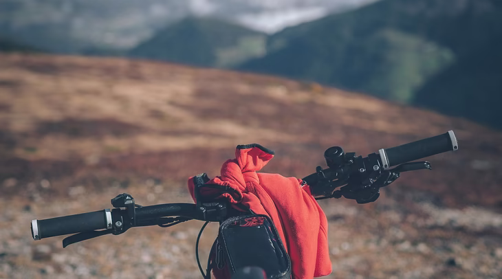 Mountainbiken in Tirol Sommer © pexels