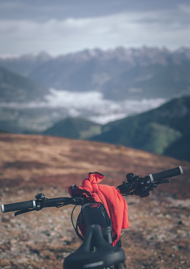 Mountainbiken in Tirol Sommer © pexels